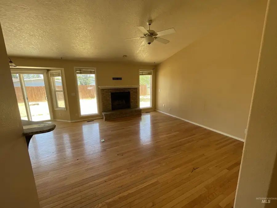 1285 N Aster Pl, Boise, ID 83704 - #3