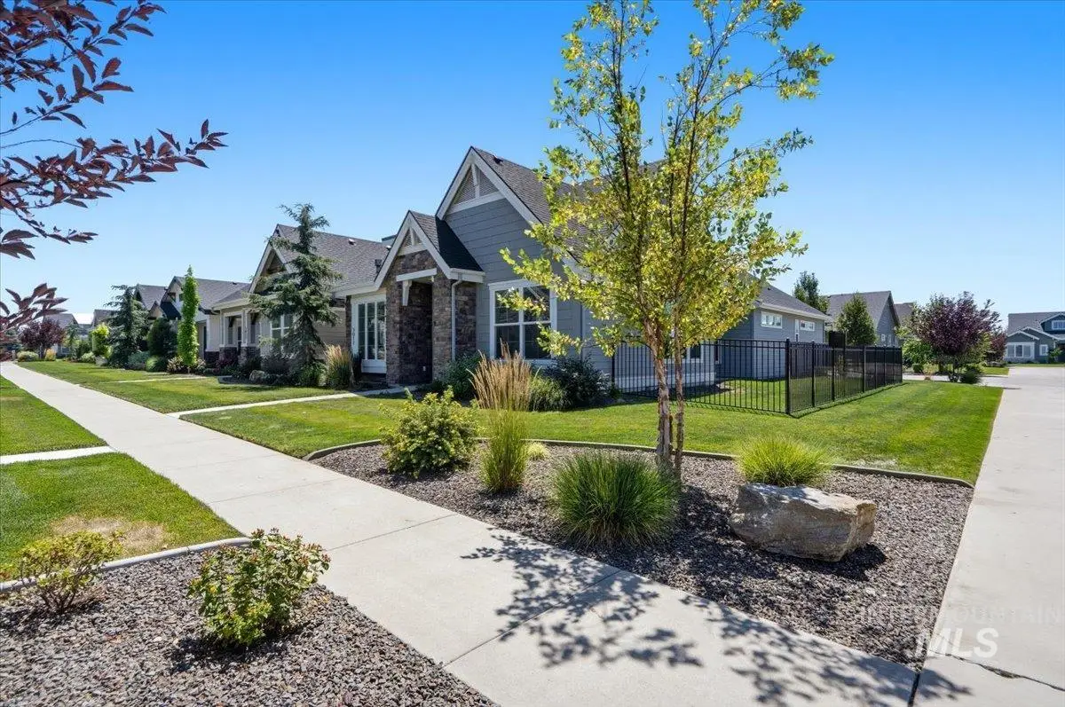 5017 S Hill Farm Ln, Meridian, ID 83642 - #1