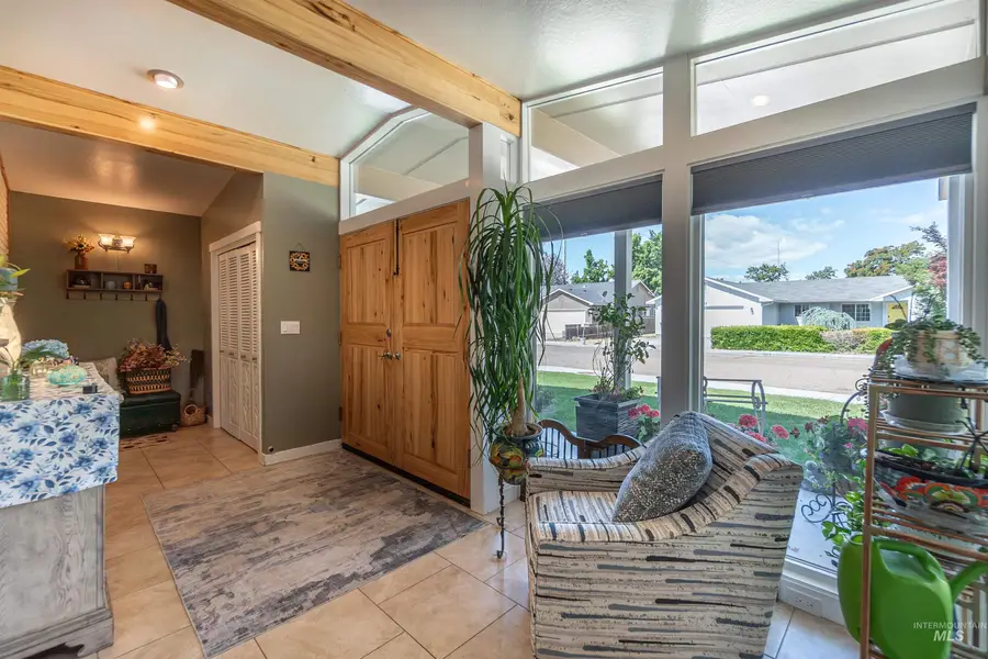 910 N Plateau Ave, Caldwell, ID 83605 - #3