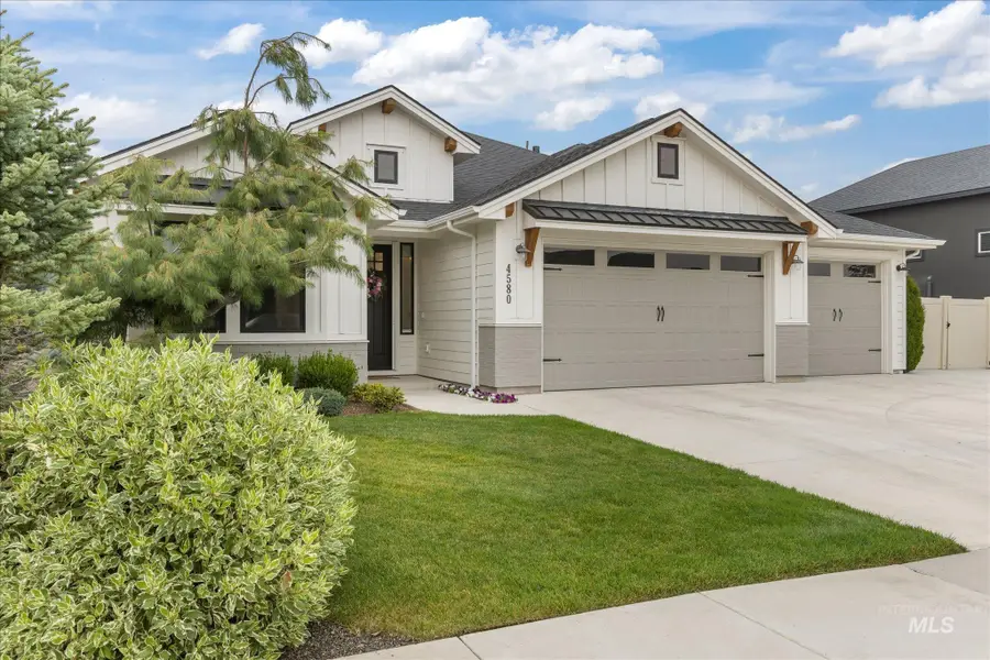 4580 N Bryce Canyon Ave, Meridian, ID 83646 - #2