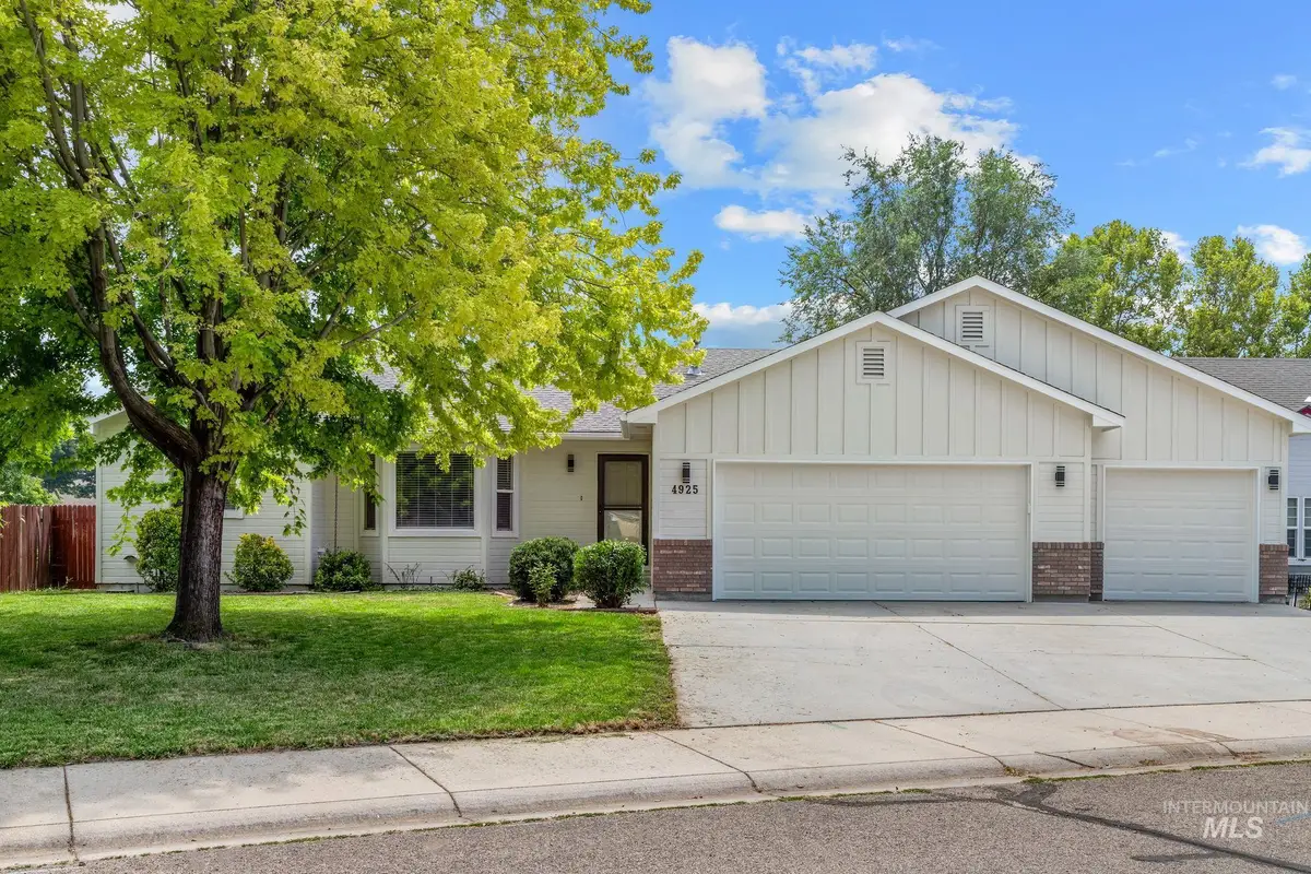 4925 W Tournament Dr, Meridian, ID 83646 - #1