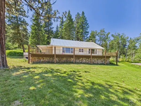 17 Lem Ct, High Valley, ID 83611