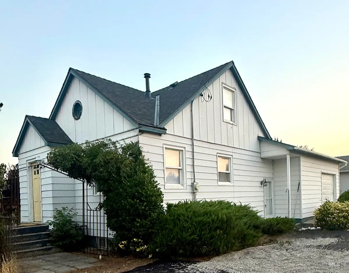 1864 W Idaho Ave., Ontario, OR 97914 - #1