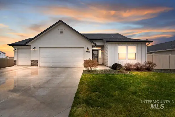 7725 E Flyway St, Nampa, ID 83687