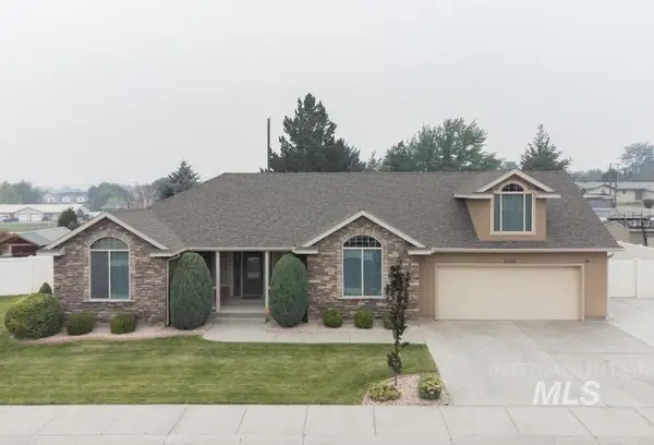 1030 Oakwood St, Burley, ID 83318