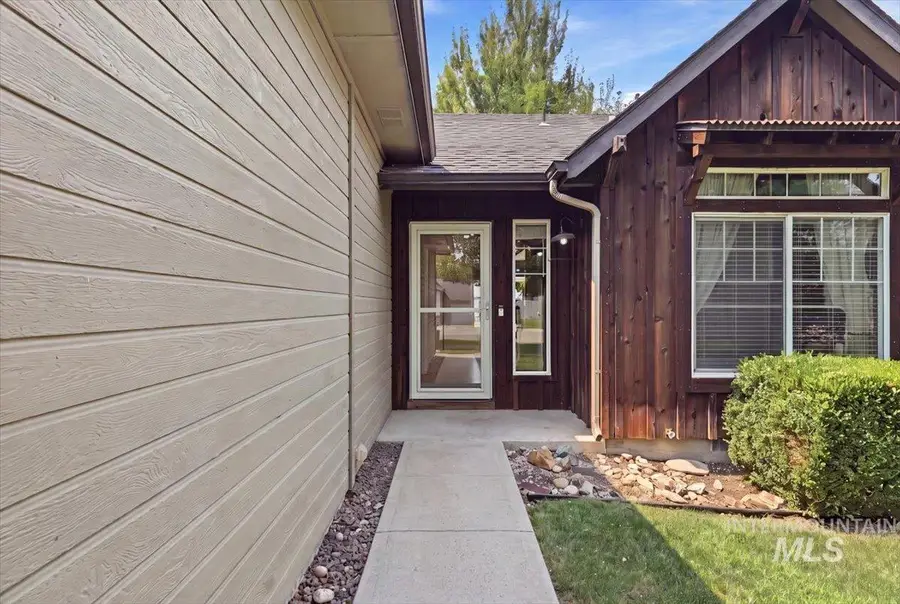 2127 N Maroon Ave, Kuna, ID 83634 - #3