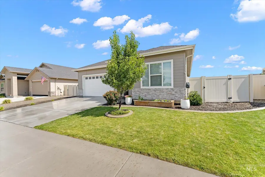 770 E Bouquet Ct, Kuna, ID 83634 - #3