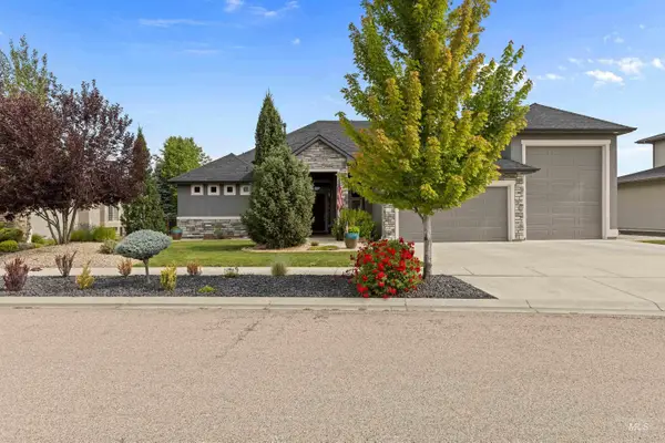 6098 W Striker Ct, Eagle, ID 83616