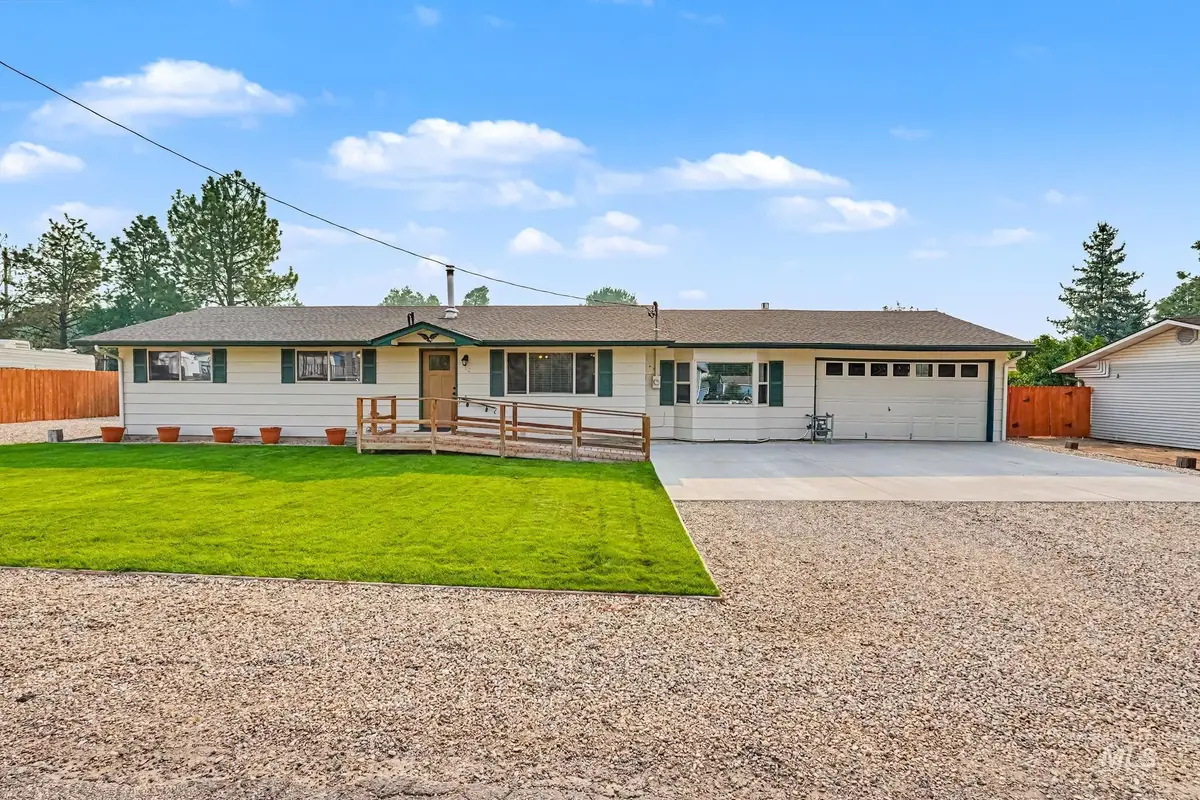 162 S Ash Ave, Kuna, ID 83634 - #1