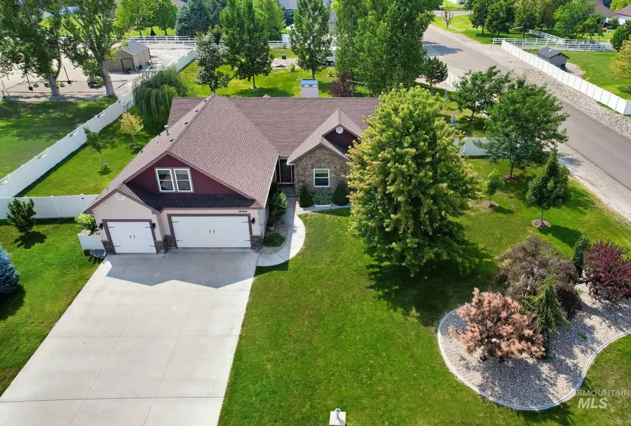 15585 Moonstruck Dr, Caldwell, ID 83607 - #3