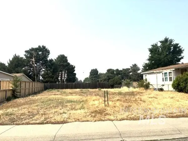5723 E Mineral Dr, Boise, ID 83716