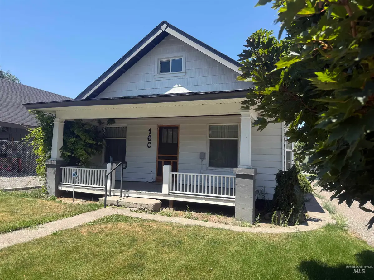 160 E Arthur Ave, Glenns Ferry, ID 83623 - #1