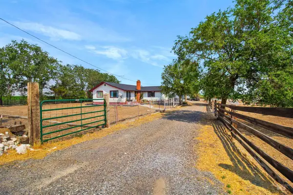 894 E 3700 N, Castleford, ID 83321