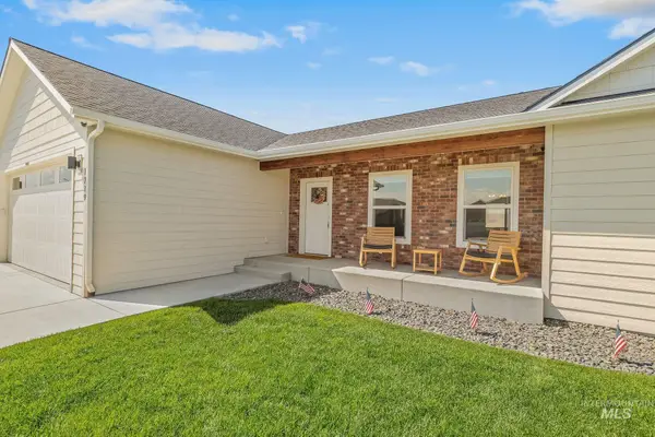 1729 Golden Hills Dr, Lewiston, ID 83501