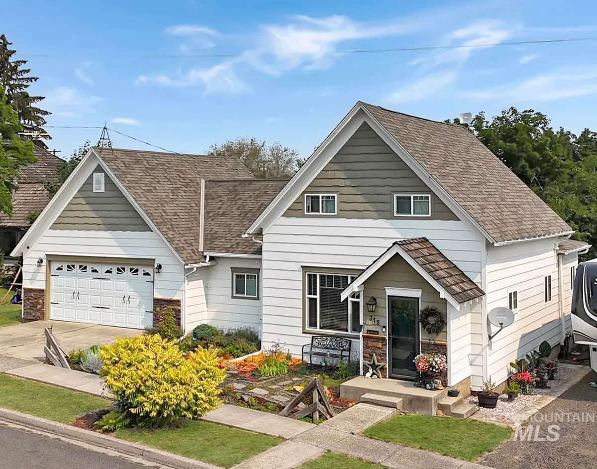 315 W N 3rd, Grangeville, ID 83530 - #1