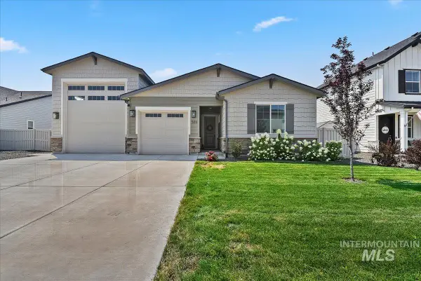 555 Burnside Ave, Middleton, ID 83644