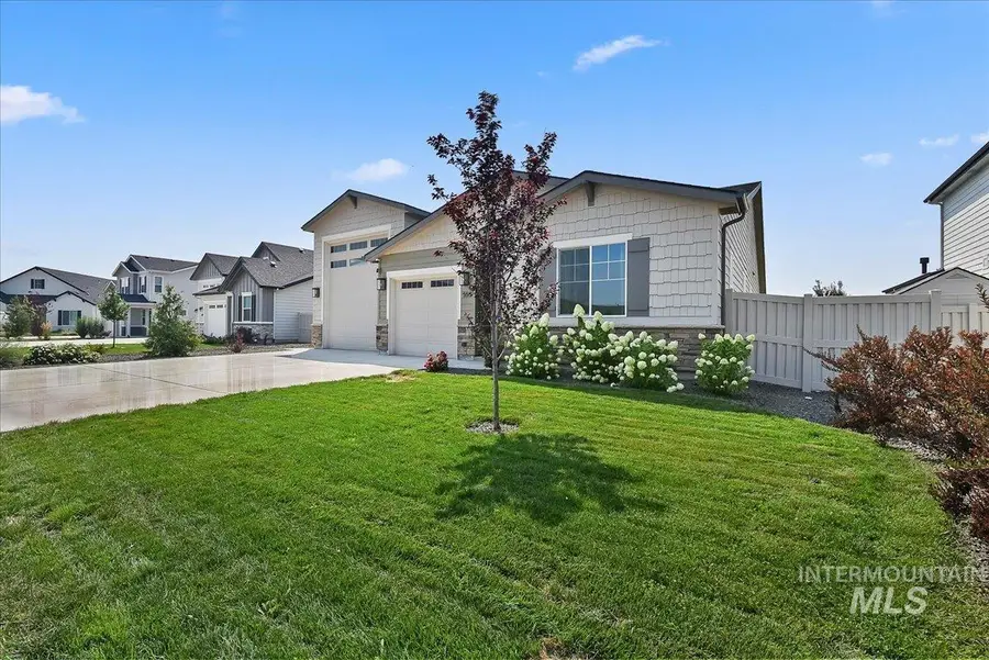 555 Burnside Ave, Middleton, ID 83644 - #2