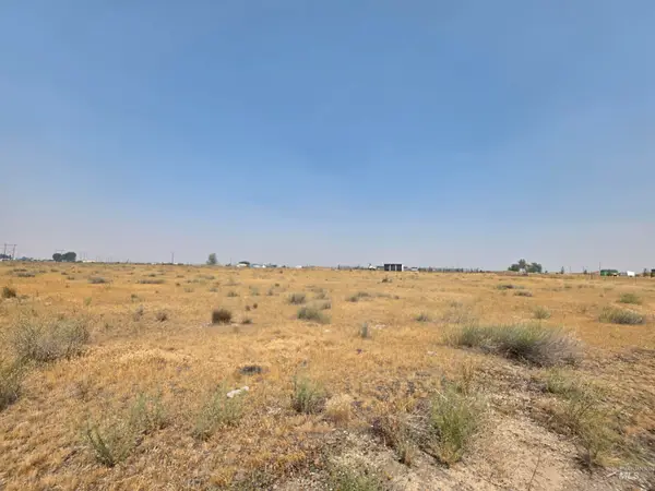 10190 W Seabreeze Ave, Mountain Home, ID 83647