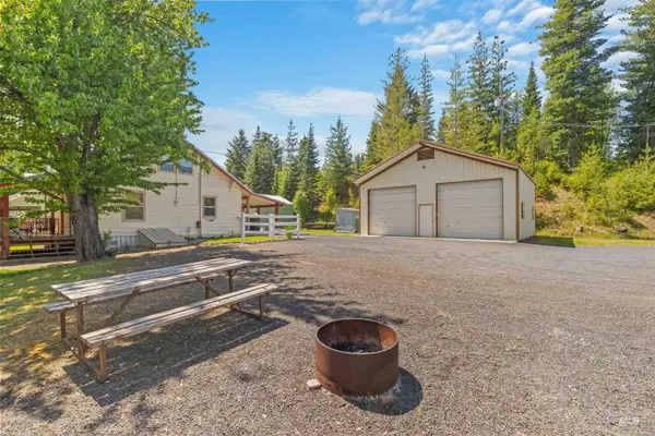 210 S 2nd St, Elk River, ID 83827
