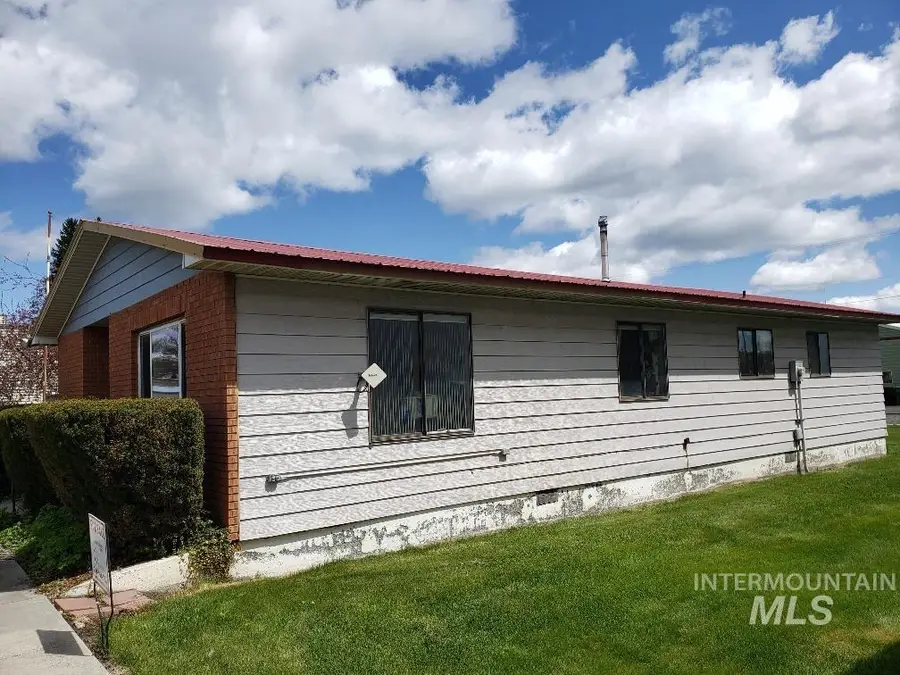 505 Oak Street, Nezperce, ID 83543 - #3