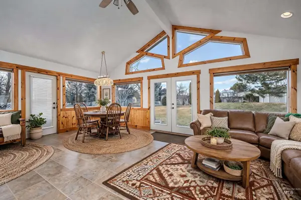 5710 Howard Ln, Nampa, ID 83687