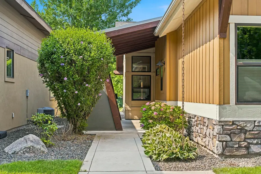 1401 E Lone Shore Dr, Eagle, ID 83616 - #2