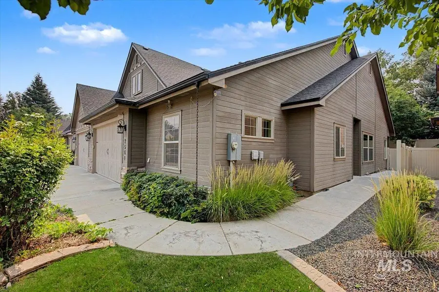 2561 E Satterfield Street, Meridian, ID 83646 - #2