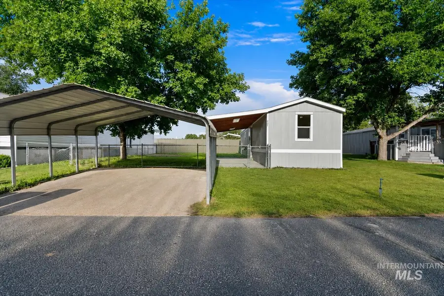 907 Round Valley St, Nampa, ID 83687 - #3