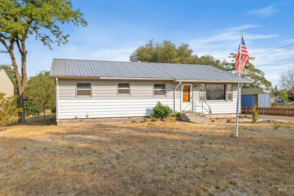 321 Clear Lakes Rd, Buhl, ID 83316 - #1