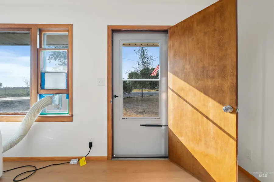 321 Clear Lakes Rd, Buhl, ID 83316 - #3