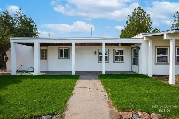 701 W Oregon Ave, Homedale, ID 83628