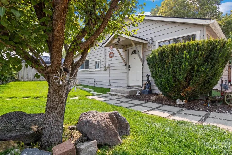 321 W Boise St., Kuna, ID 83634 - #3