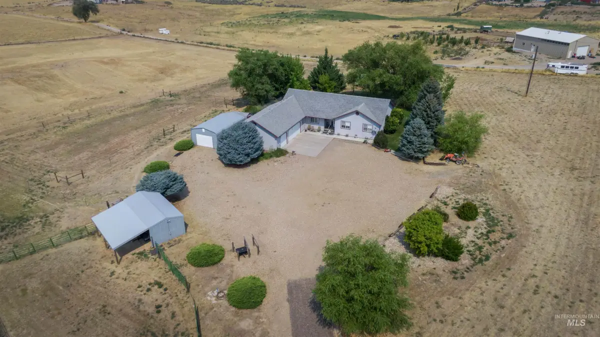 3295 Center Ave, Payette, ID 83661 - #1