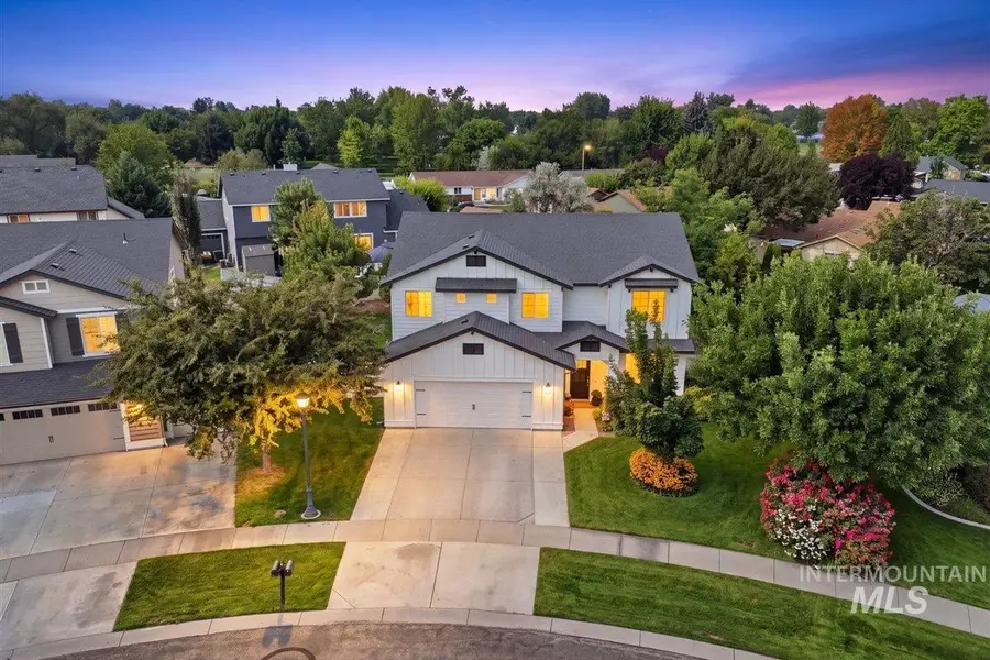 1181 W Creekbury Dr, Meridian, ID 83646 - #2