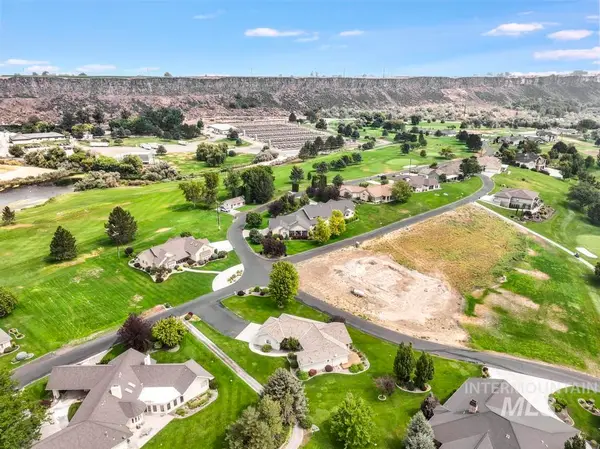 301 Clear Lake Ln, Buhl, ID 83316