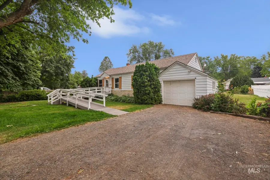 356 E Avenue B, Wendell, ID 83355 - #2