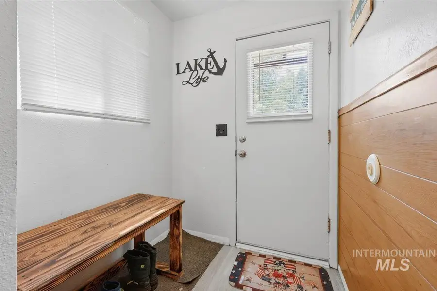 210 S Idaho St, Cascade, ID 83611 - #3
