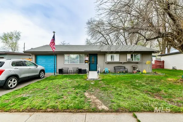 1045 E 16th N, Mountain Home, ID 83647
