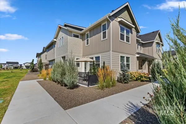214 S Koyukuk Lane, Star, ID 83669