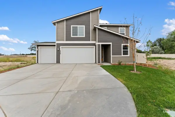 4349 E Briscoe Dr, Nampa, ID 83686