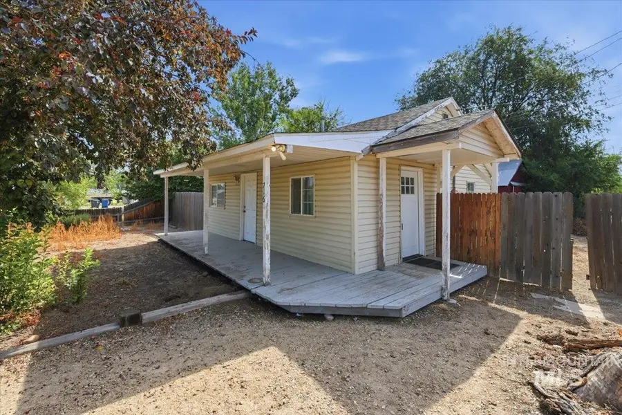 716 N 2nd Ave, Caldwell, ID 83605 - #3