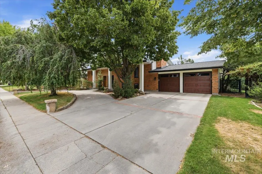 5203 N Sorrento Dr, Boise, ID 83704 - #2