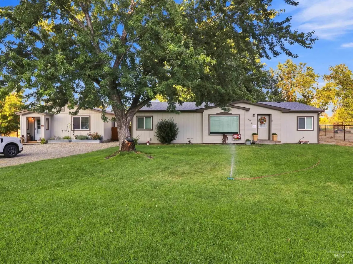 4940 W South Slope Rd, Emmett, ID 83617 - #1
