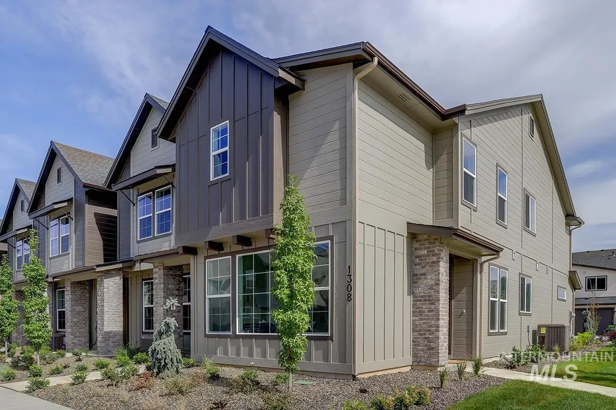 1366 and 1394 N Meadowglen Ave, Meridian, ID 83642 - #1