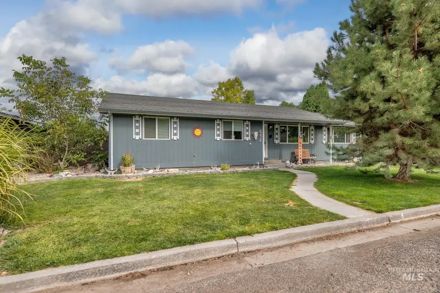 692 15th St, Vale, OR 97918 - #2