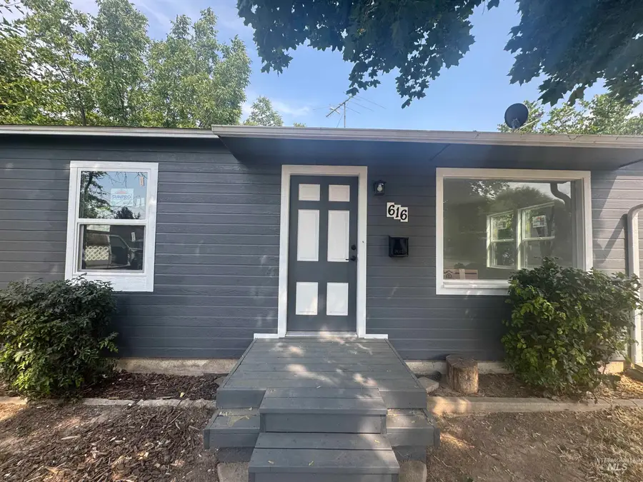 616 S Olive St, Nampa, ID 83686 - #2