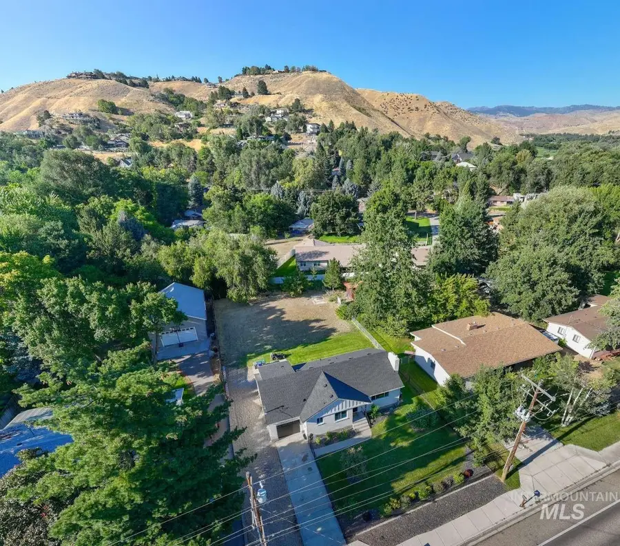 3804 W Catalpa Dr, Boise, ID 83703 - #2
