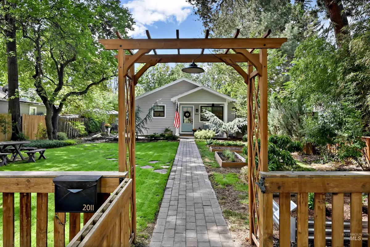 2011 N 19th St, Boise, ID 83702 - #1