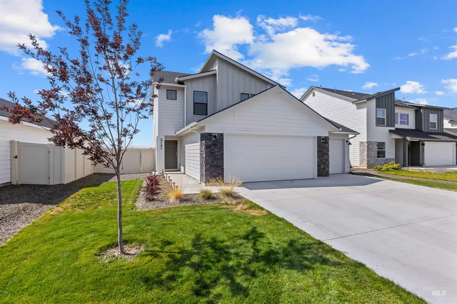 2747 E Valley Wind St, Kuna, ID 83634 - #3