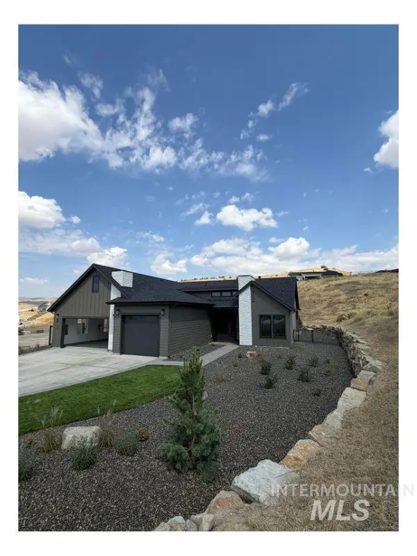 6102 E Knox Ct #831, Eagle, ID 83714